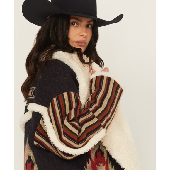 WRANGLER X LAINEY WILSON WOMEN'S SOUTHWEST COAT size M NWT - Picture 5 of 15